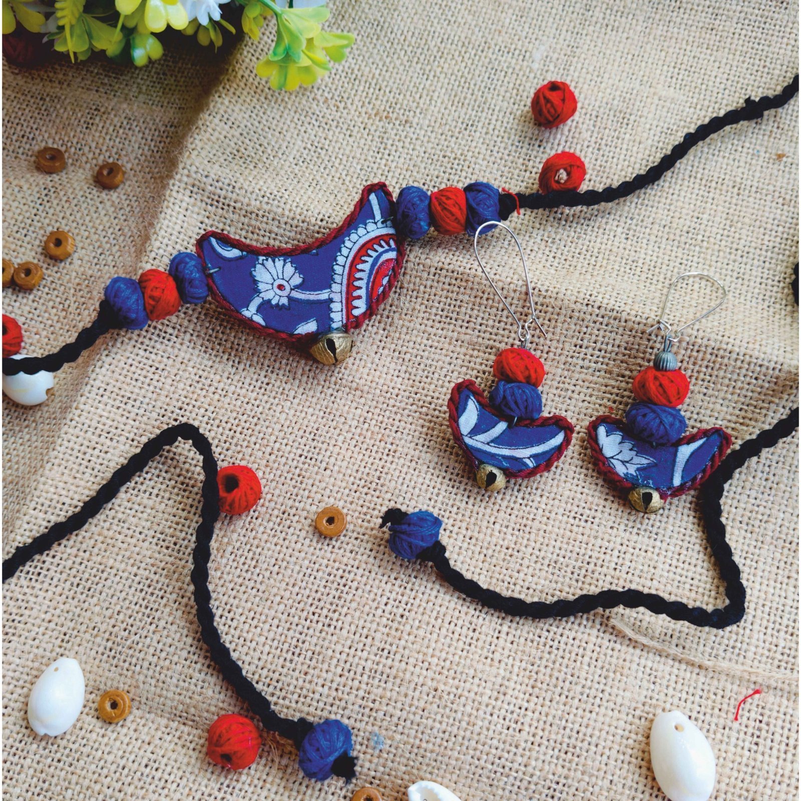 Handwoven Fabric Chokker