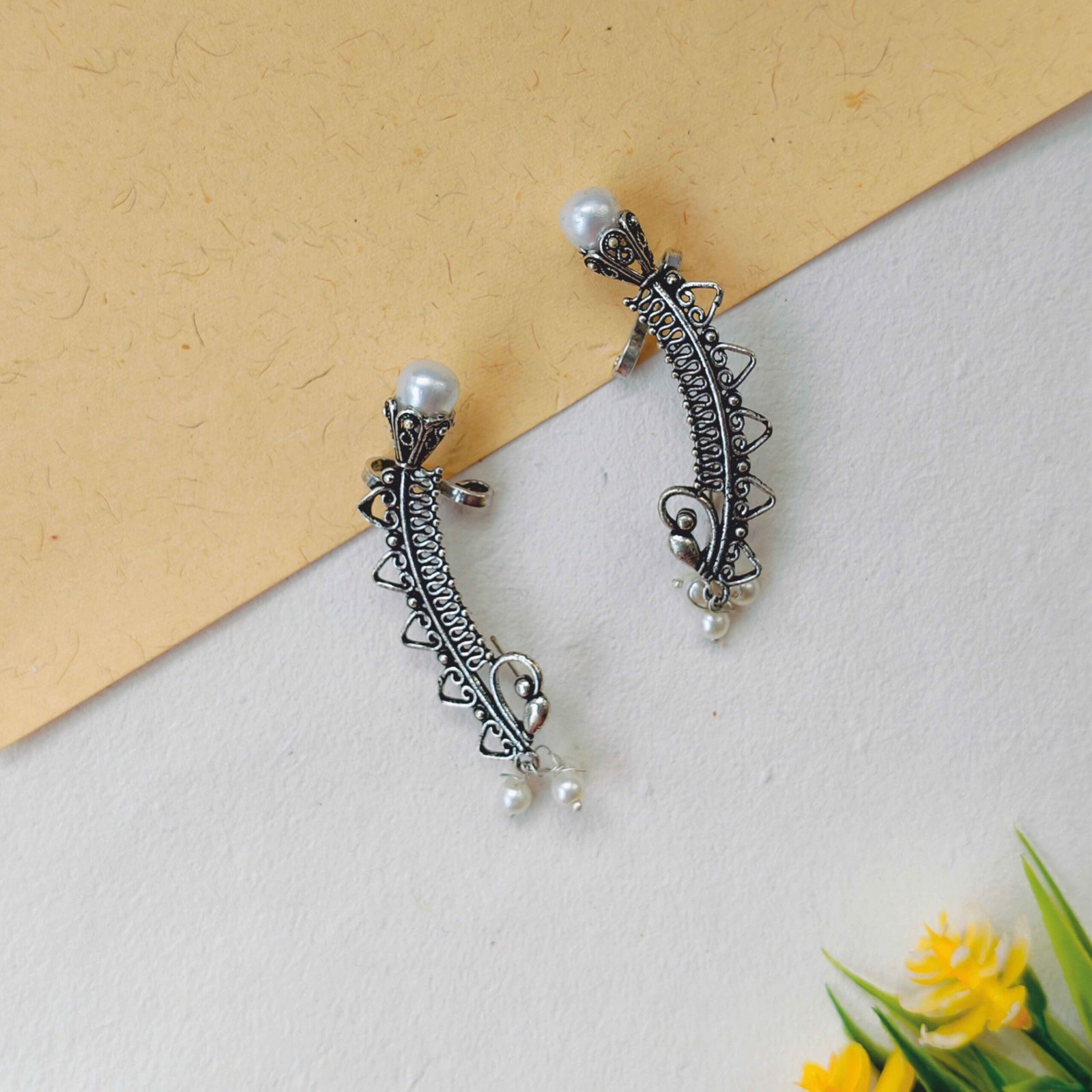 Pearl Earcuff