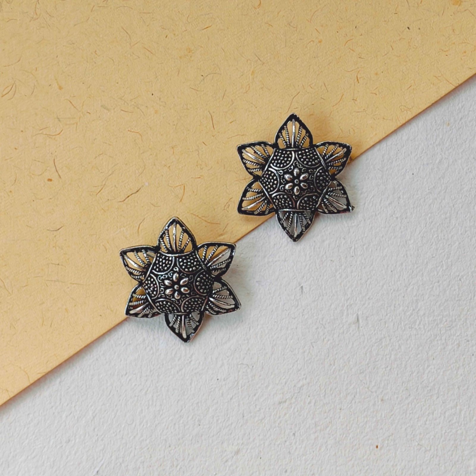 Star Motif Stud